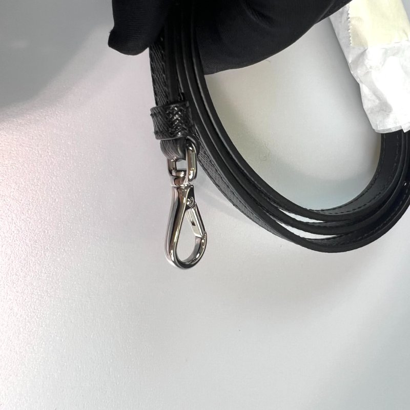 全新品 PRADA 1BH910 黑菱格紋尼龍側肩包-7