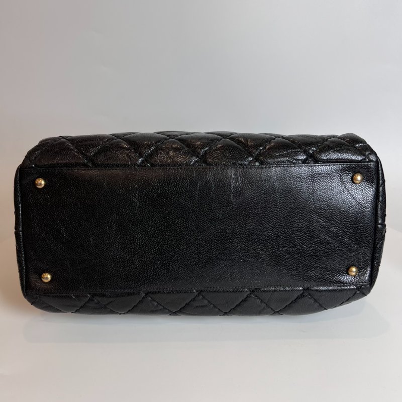 CHANEL 17開黑荔枝菱格紋金鍊托特包-4