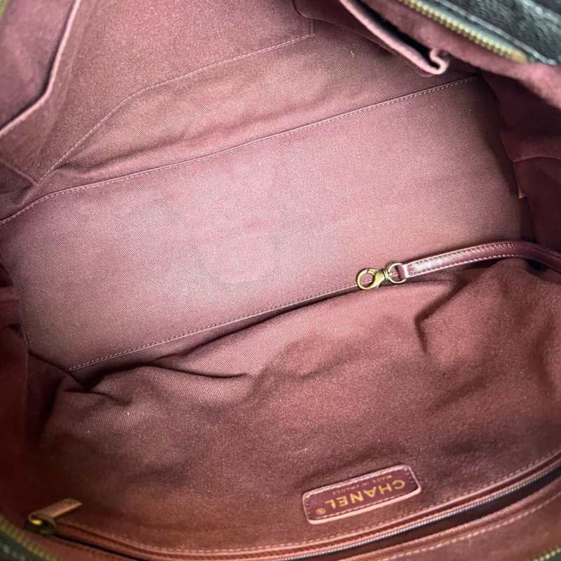 CHANEL 17開黑荔枝菱格紋金鍊托特包-5