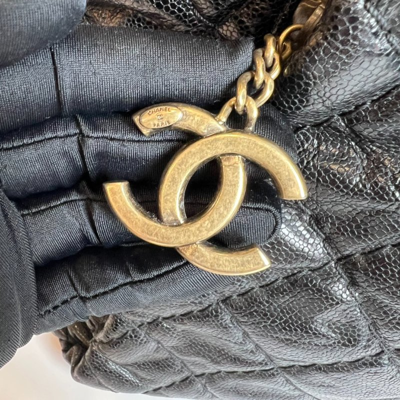 CHANEL 17開黑荔枝菱格紋金鍊托特包-6