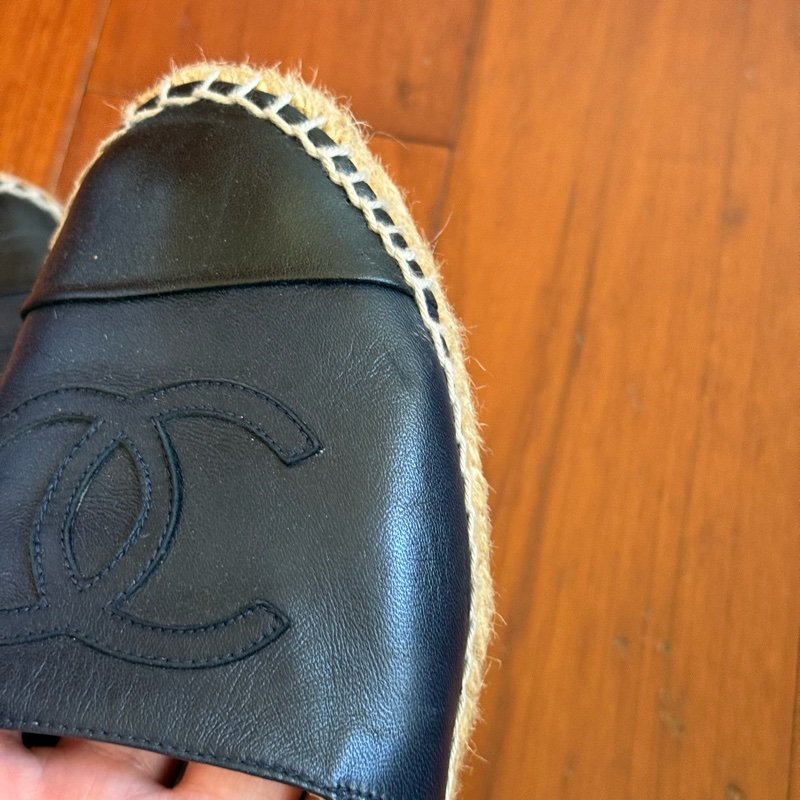 Chanel 二手深藍&黑小羊皮 鉛筆鞋 尺寸：38-14