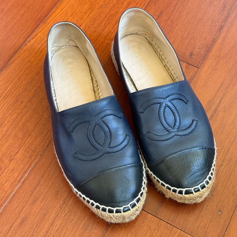 Chanel 二手深藍&黑小羊皮 鉛筆鞋 尺寸：38-21