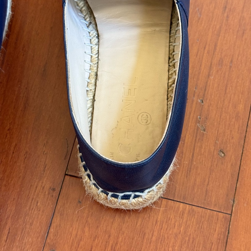 Chanel 二手深藍&黑小羊皮 鉛筆鞋 尺寸：38-28