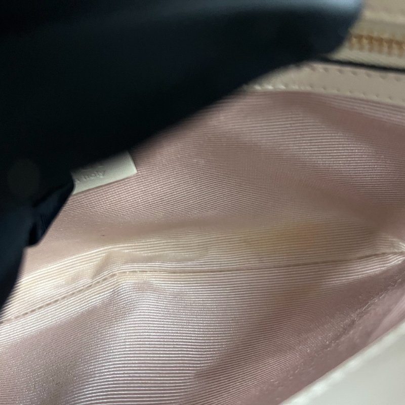 GUCCI 550129 黑白金扣肩背包-6