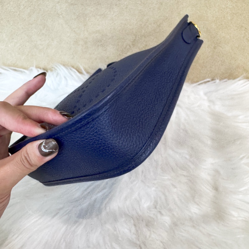 Hermes Mini Evelyne M3水墨藍TC皮斜背包-6