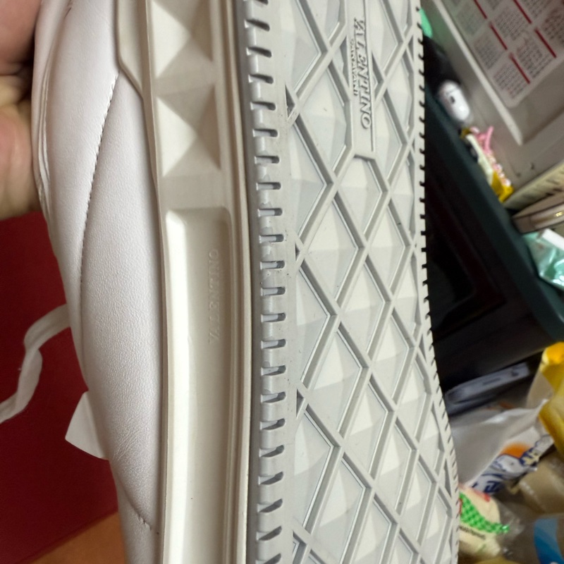 Valentino one stud-19