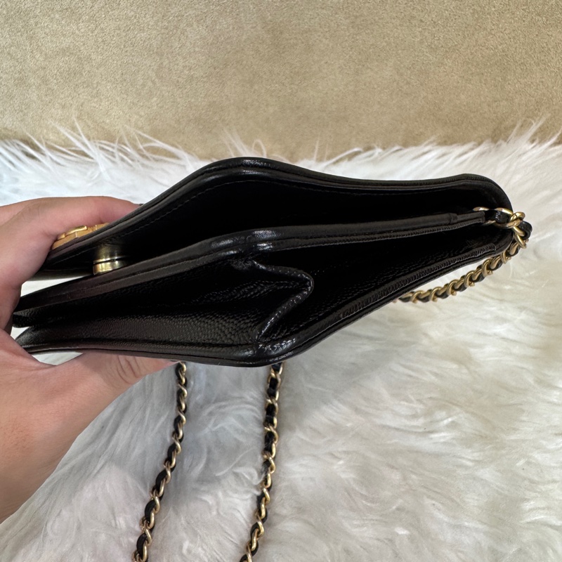 Chanel Boy WOC 黑金荔枝皮斜背包-6