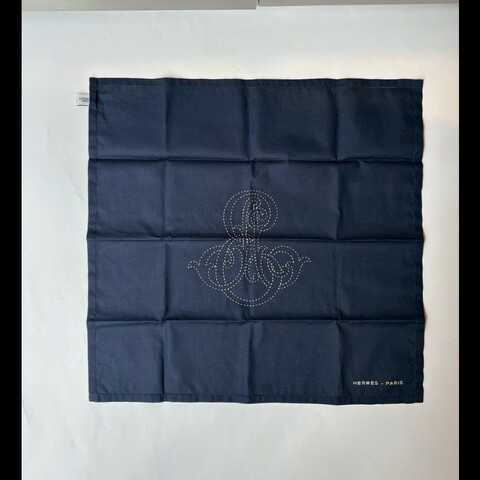 Hermes 深藍刺繡手帕