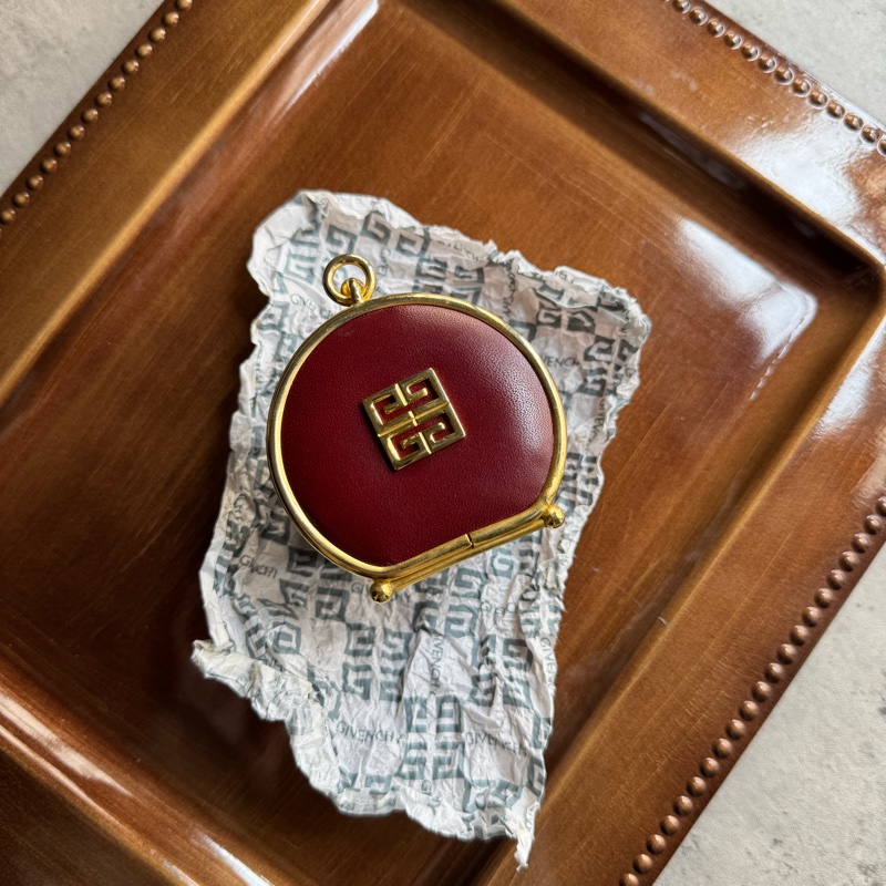 Givenchy 皮革收納盒 零錢包 耳機包 酒紅色真皮-1