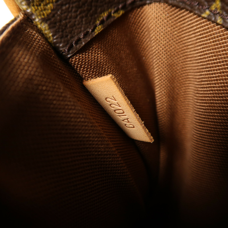 LOUIS VUITTON Monogram Pochette Gange金扣肩背袋-6