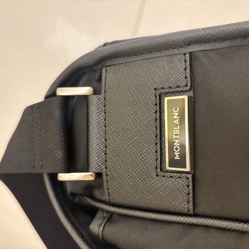 萬寶龍黑色斜背包-25