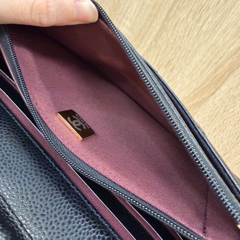 Chanel 黑荔枝牛皮金釦經典WOC-13