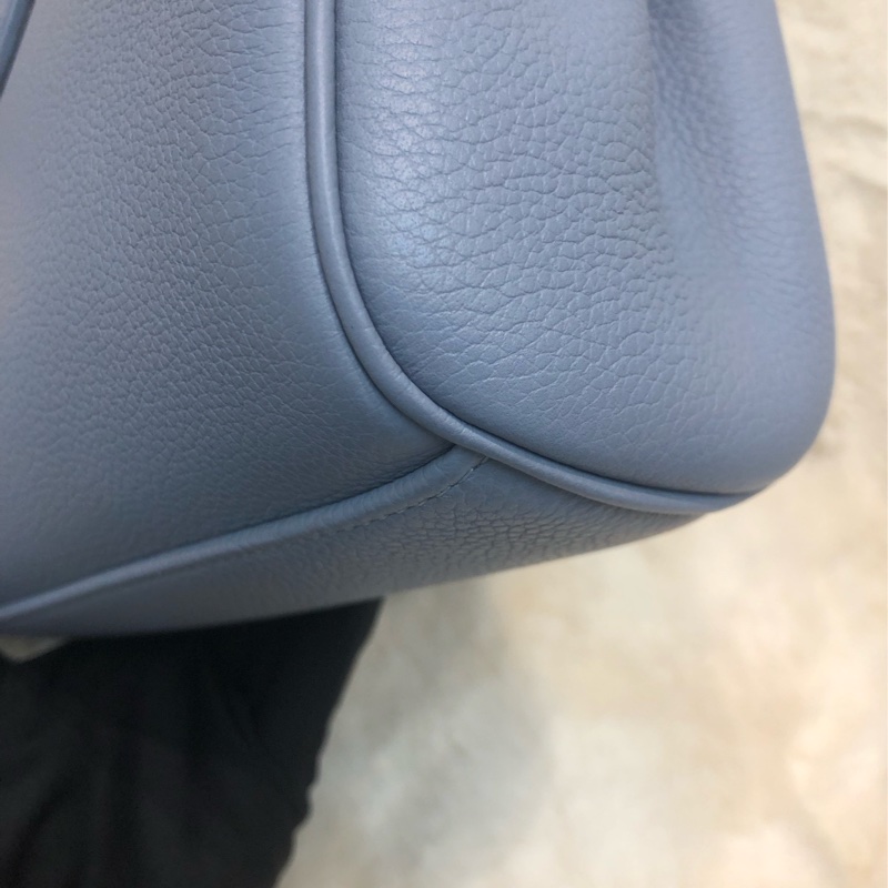 CELINE 灰藍色全皮斜孭袋 XB929-13