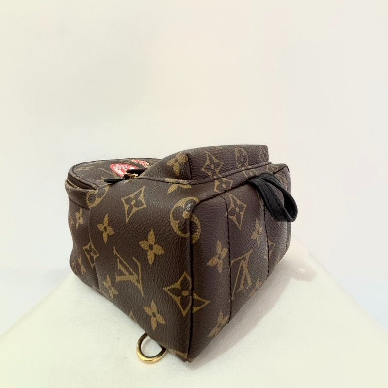 LV老花徽章Springs Mini-6