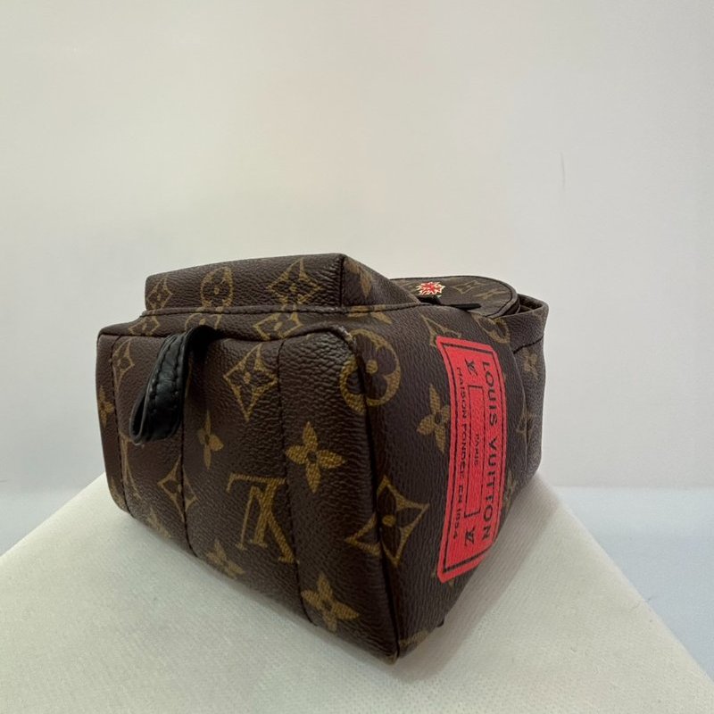 LV老花徽章Springs Mini-7