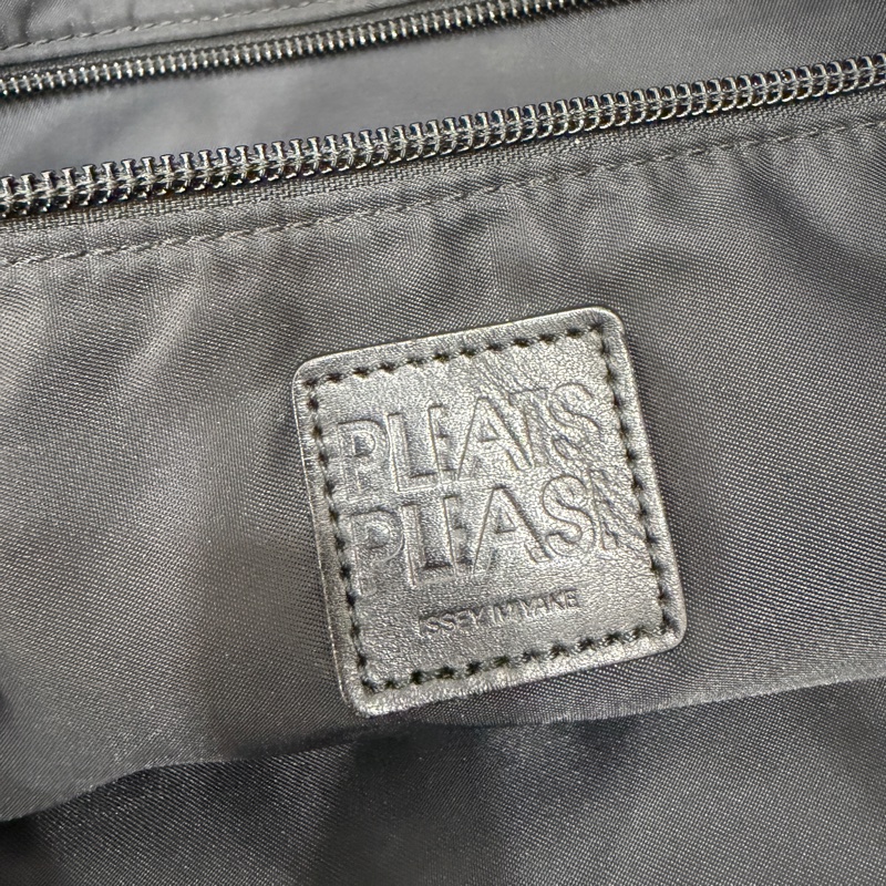 ISSEY MIYAKE 三宅一生 BAOBAO 黑色 托特包 購物袋 登機袋 購物包 肩背包 手提包-12