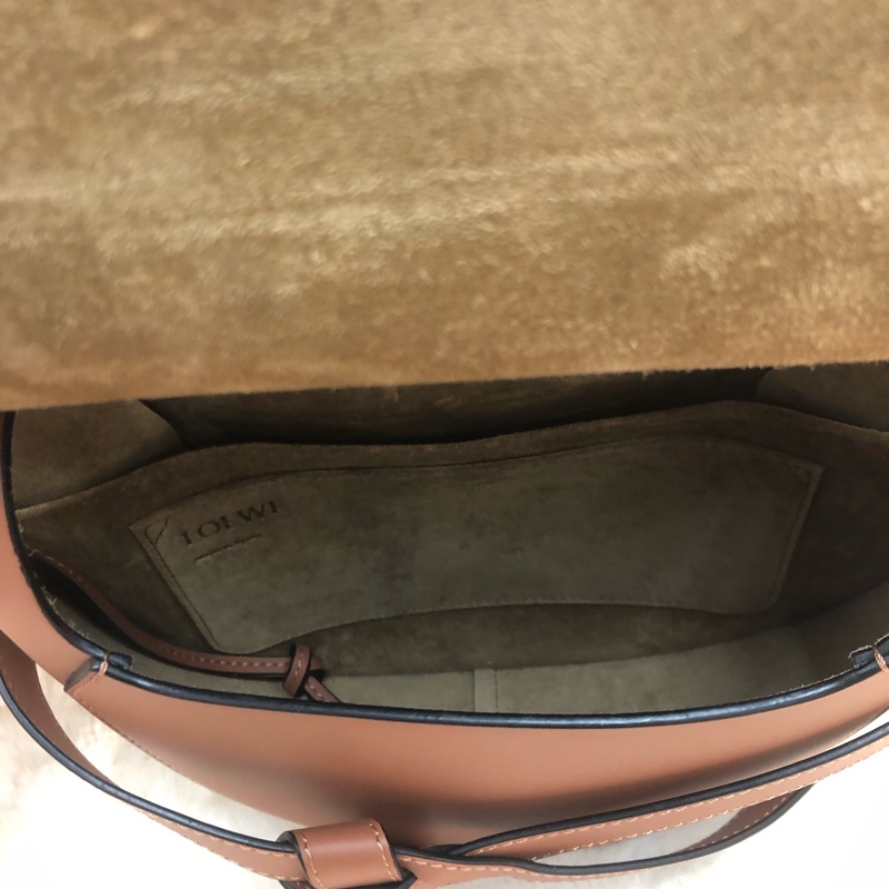 Loewe Gate 啡色拼米色提花布帶斜孭袋 XB930-10