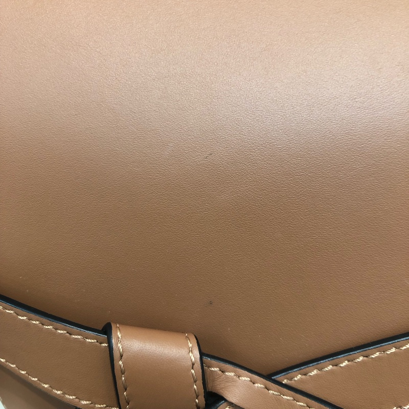 Loewe Gate 啡色拼米色提花布帶斜孭袋 XB930-14