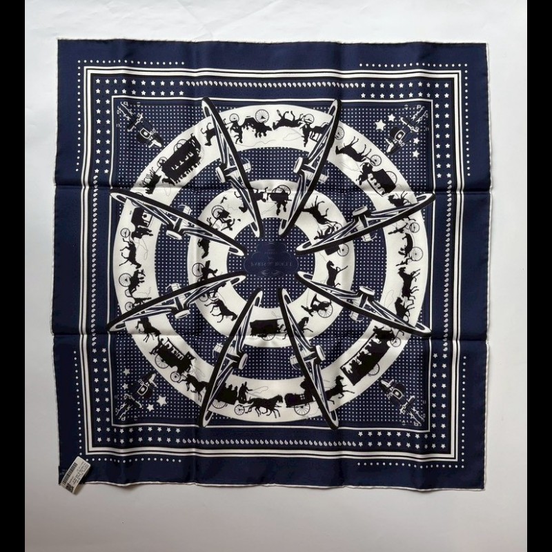 Hermes 深藍色馬車 轉動中的巴黎 絲巾-2