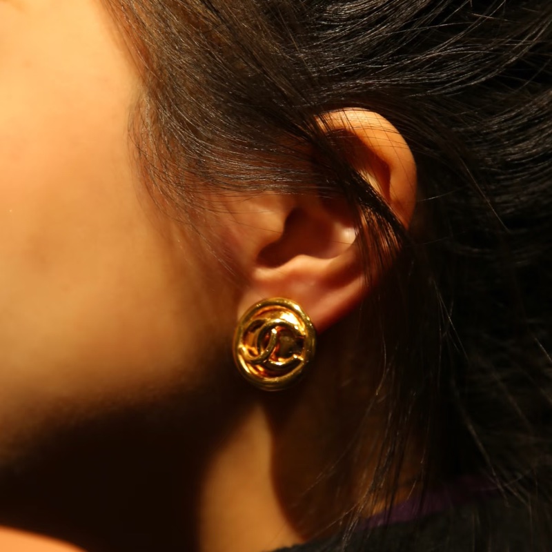 chanel 香奈兒 vintage 金色 鏤空 雙C 耳環 耳夾 耳飾 夾式耳環-1