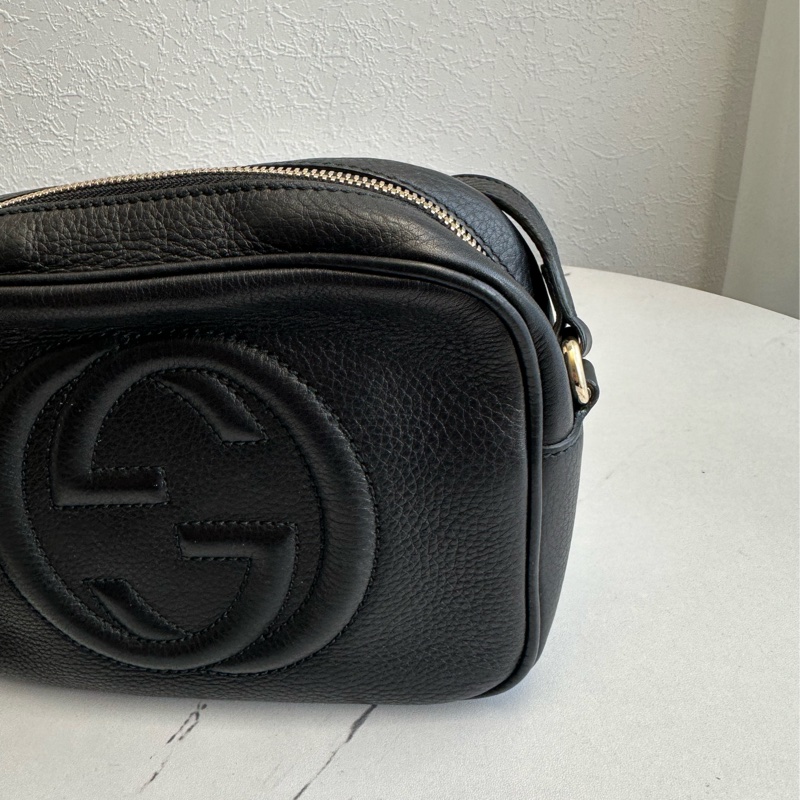 gucci 黑壓紋相機包-3