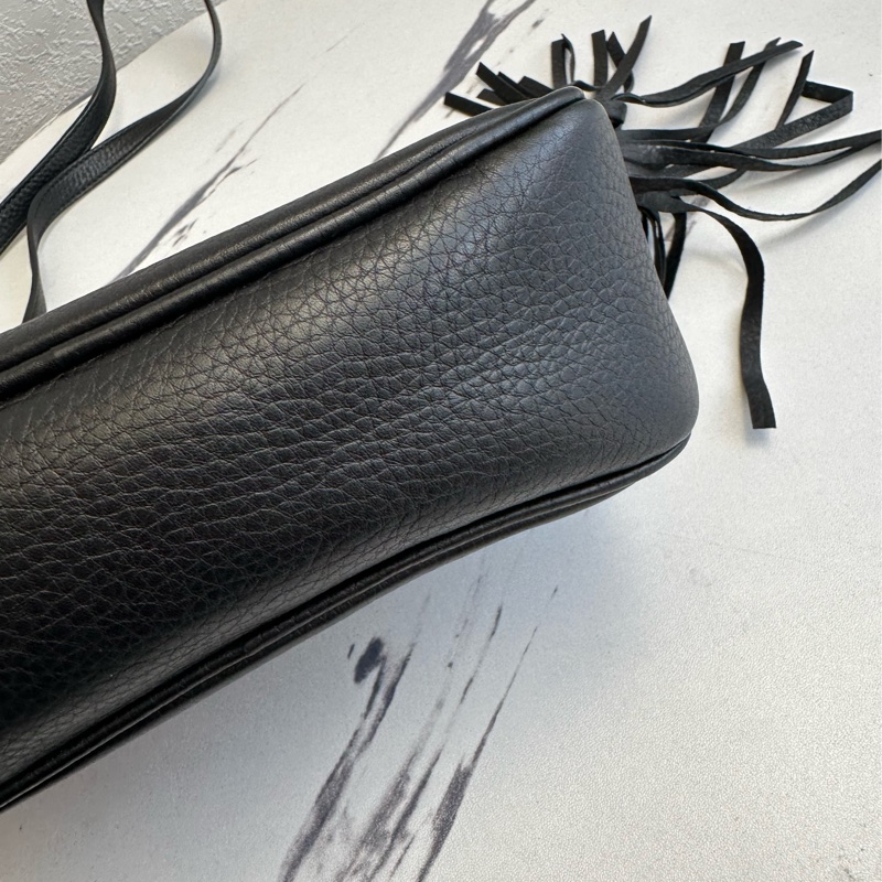 gucci 黑壓紋相機包-11