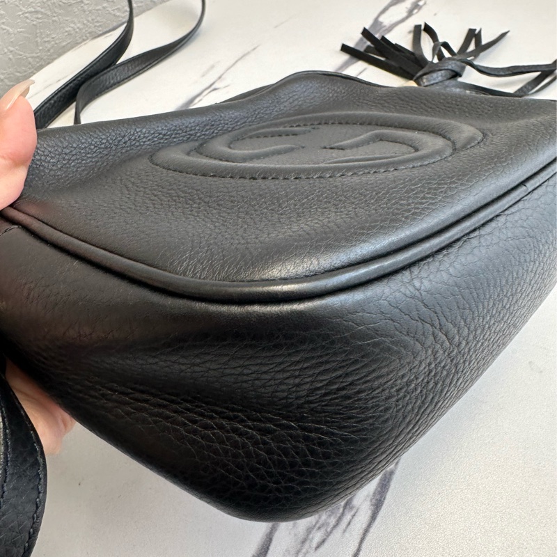 gucci 黑壓紋相機包-12