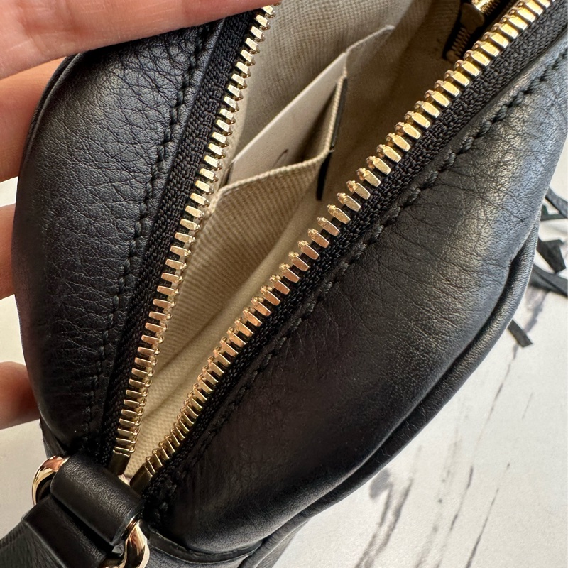 gucci 黑壓紋相機包-13