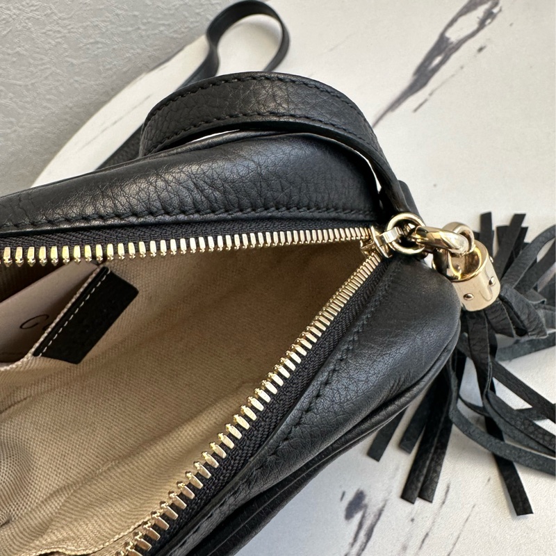 gucci 黑壓紋相機包-15