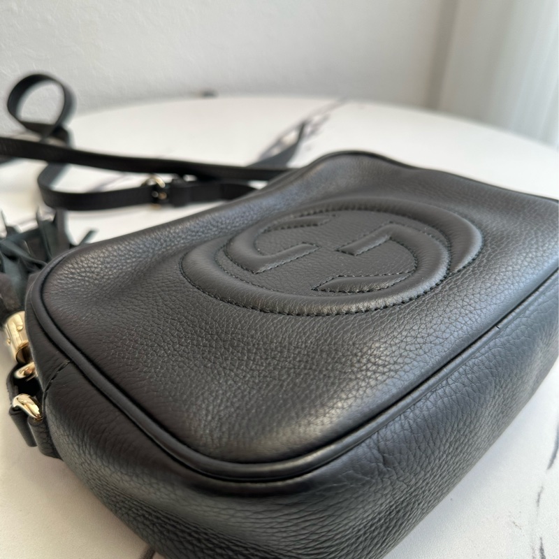 gucci 黑壓紋相機包-16