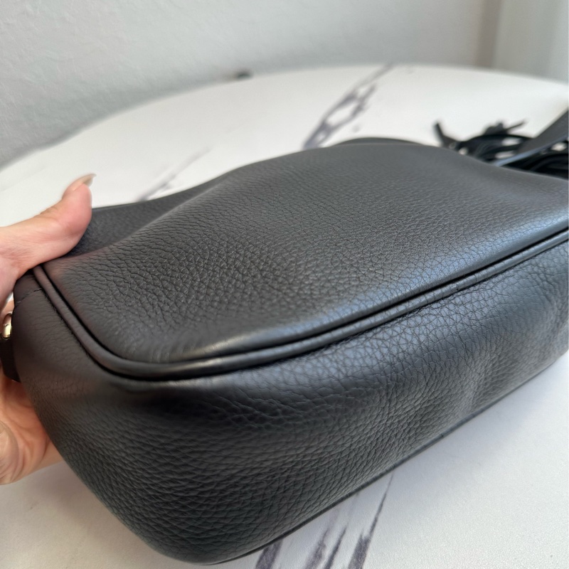 gucci 黑壓紋相機包-19