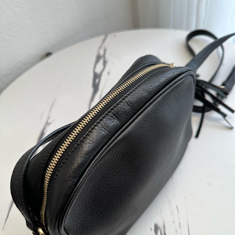 gucci 黑壓紋相機包-20