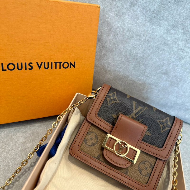 *SHIHNA名牌精品*LV拼色達芙妮mini胸腰包/鏈條包-1