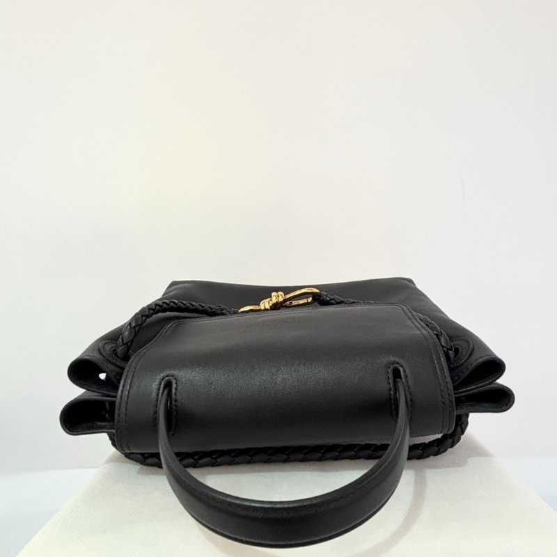 BV Ciao Ciao 黑牛皮金釦肩背包-5