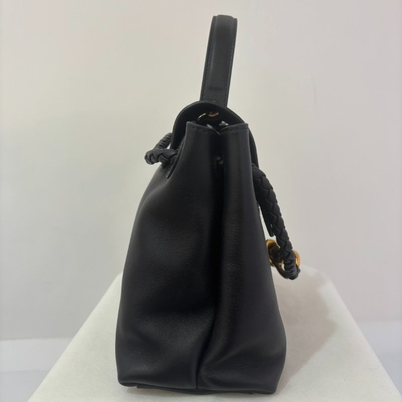 BV Ciao Ciao 黑牛皮金釦肩背包-6