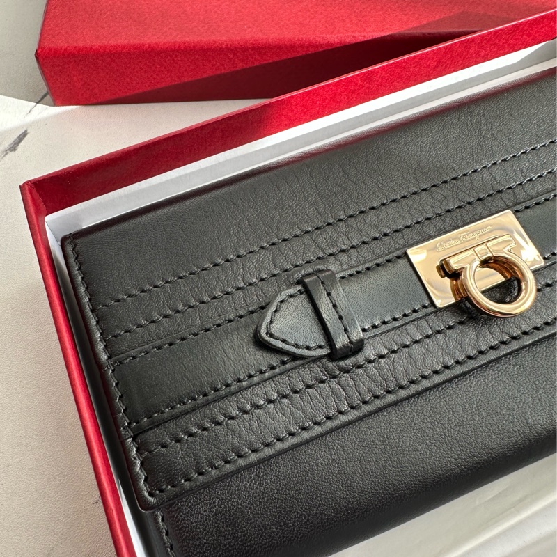 ferrgamo 長夾 很有質感-2