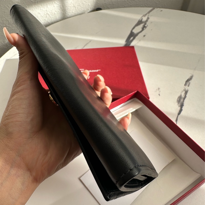 ferrgamo 長夾 很有質感-6