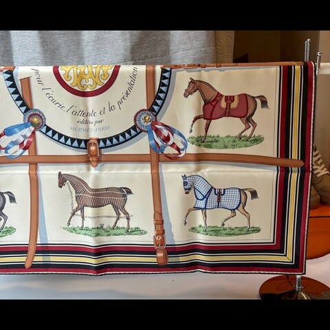 Hermes 米黃底百變戰馬圖絲巾 Couvertures et Tenues de Jour