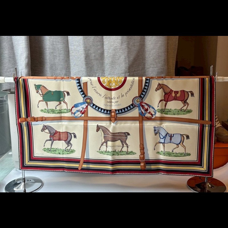 Hermes 米黃底百變戰馬圖絲巾 Couvertures et Tenues de Jour-1