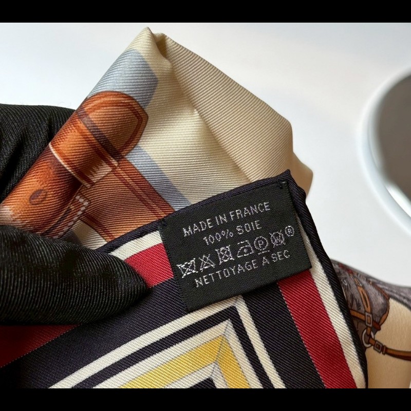 Hermes 米黃底百變戰馬圖絲巾 Couvertures et Tenues de Jour-8