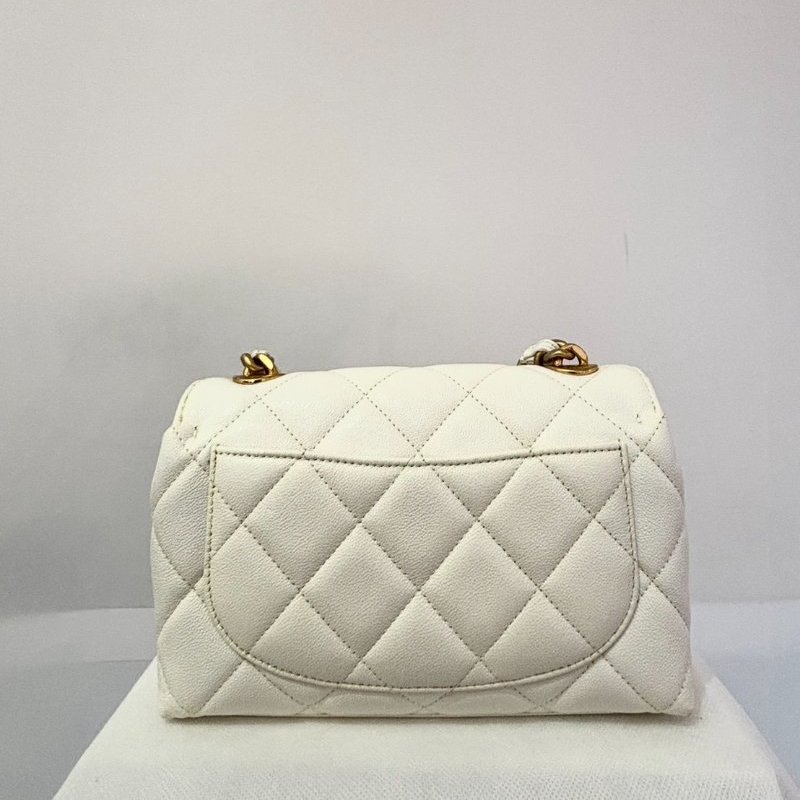 CHANEL白荔枝仿舊金釦口蓋斜背包20cm-1