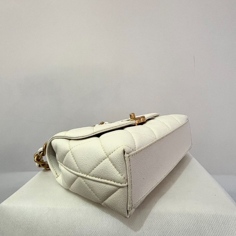 CHANEL白荔枝仿舊金釦口蓋斜背包20cm-4