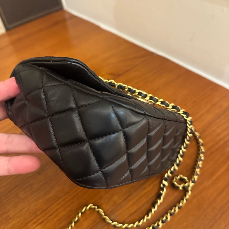 CHANEL 黑羊皮復古金愛心鏈包 不撞包-5