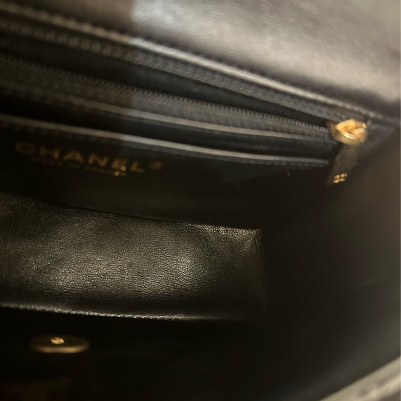 CHANEL 黑羊皮復古金愛心鏈包 不撞包-15