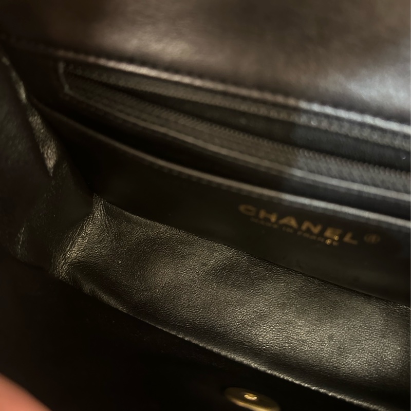 CHANEL 黑羊皮復古金愛心鏈包 不撞包-16