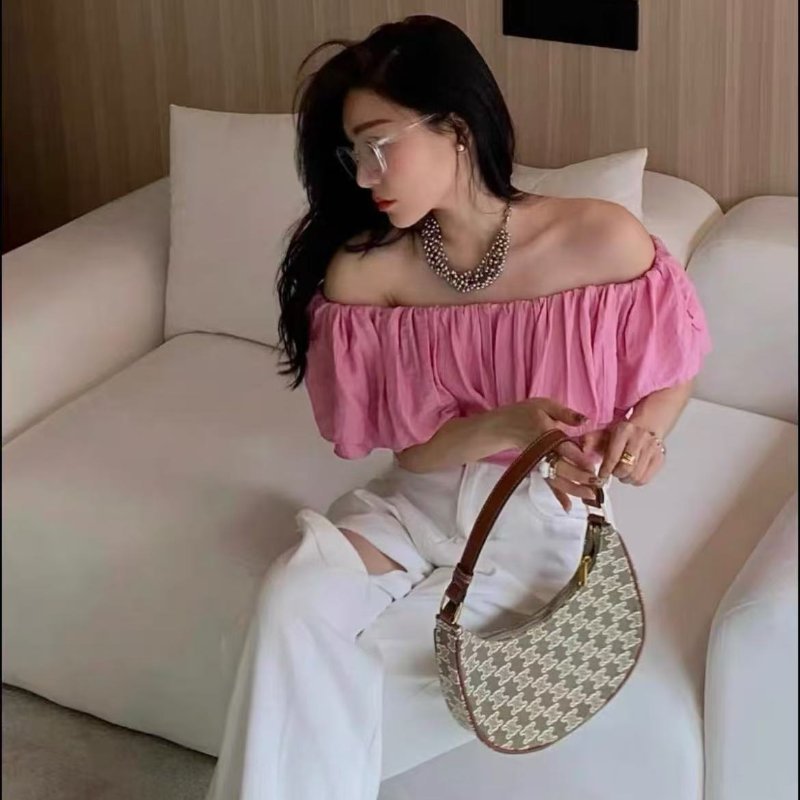 celine ava豆沙綠 老花月亮腋下包 23×13.5×6cm,99新 配件塵袋-1