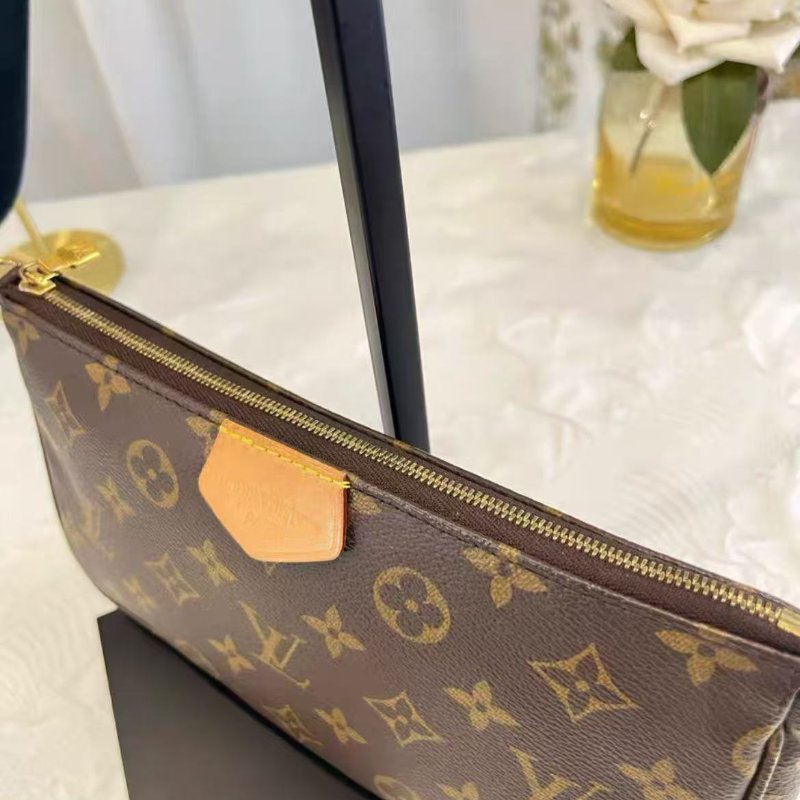 ✨Louis Vuitton 五合一 綠肩帶 24*13.5*4 99新 配件塵袋-1