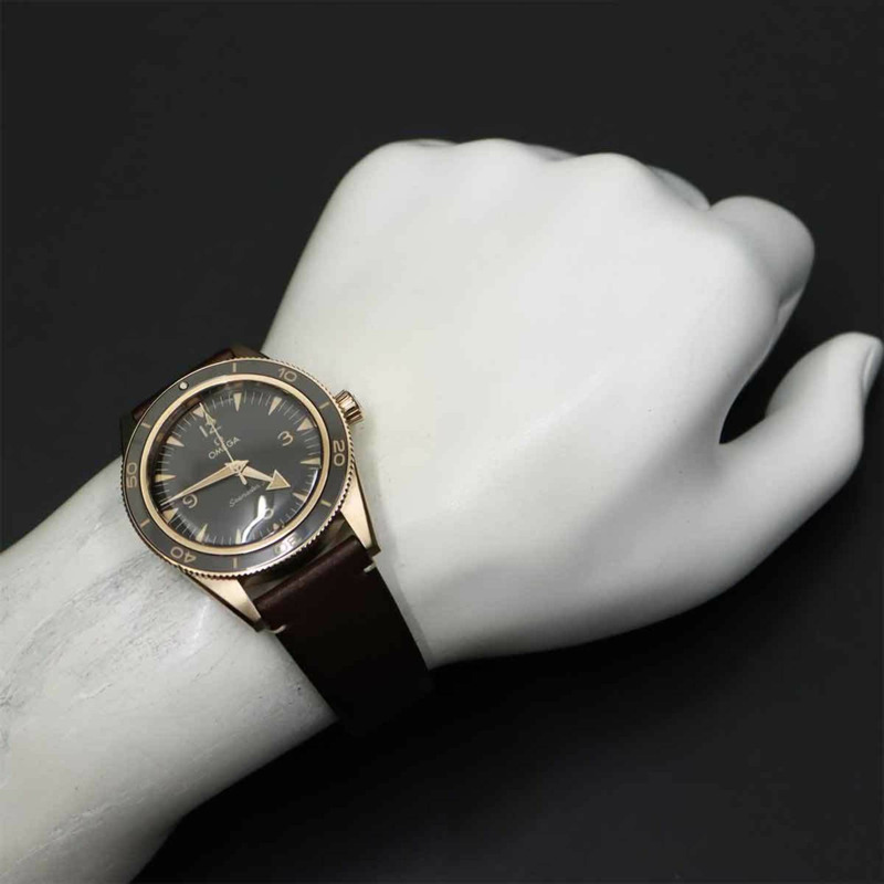 歐米茄海馬300公尺至臻天文台錶 234 92 41 21 10 001 男士腕錶 黑色 9KBG 青銅金 自動上鍊-3