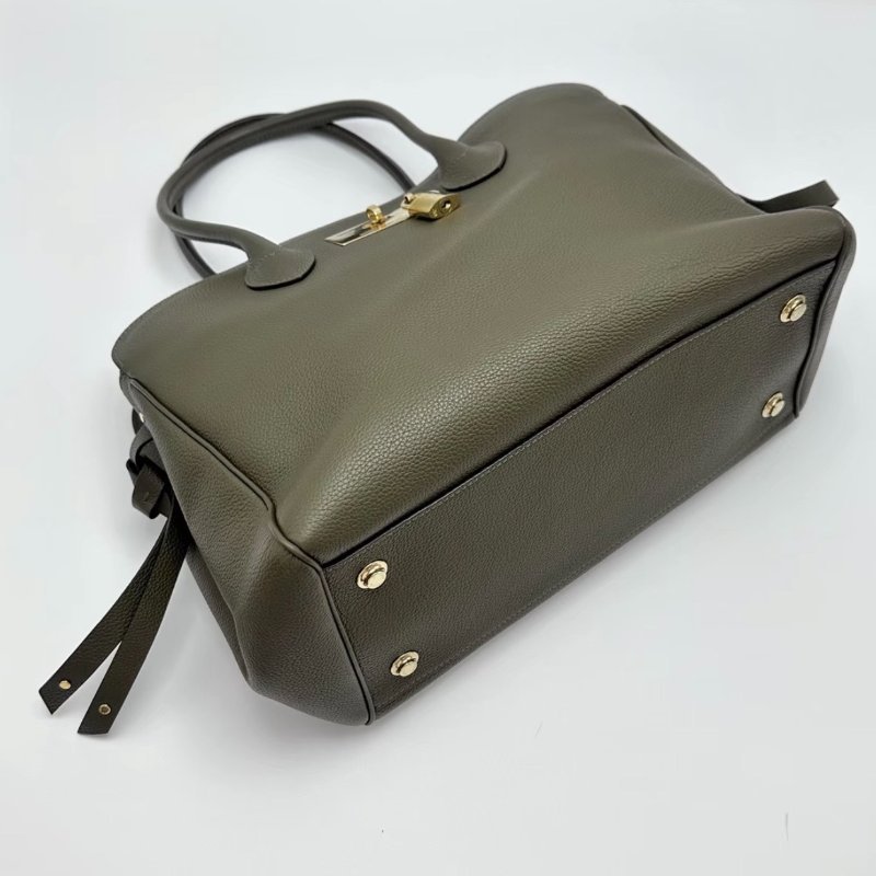 LV 軍綠色金扣milla系列肩背手提包30*23*12 98新配件鎖鑰匙塵袋-2