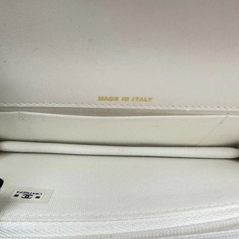 CHANEL 白色金扣24s珍珠woc手提肩背斜背包17*9.5*3 98新配件塵袋-1